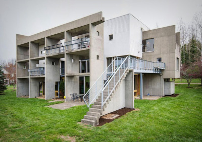 ofhouses:<br />524. José Oubrerie /// Miller House /// Lexington, Kentucky, USA /// 1987<br />OfHouses presents “35, rue de Sèvres - part VII“:José Oubrerie (French), 6 years: 1959-1965.(Photo: © Samuel Ludwig.)<br />