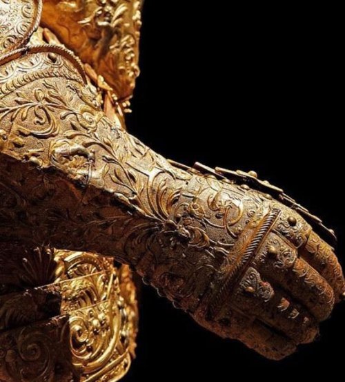 museum-of-artifacts:The Golden Gauntlet, Henri III of...