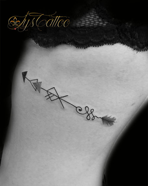 Lys Tattoo Tatouage Sur Les Côtes Femme Tatou Flèche Avec