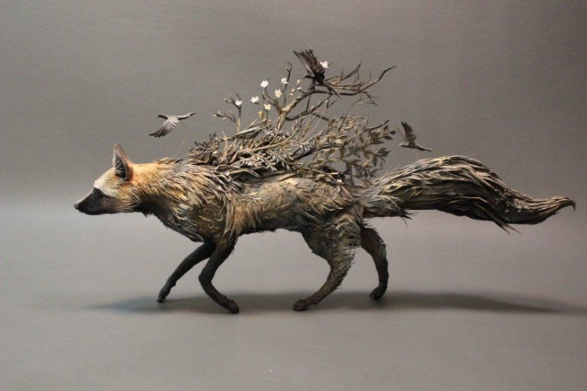womansart:
â€œ Silver Fox with Crowsâ€™ by Ellen Jewett, contemporary Canadian sculptor known for her often surreal depictions of animals
â€