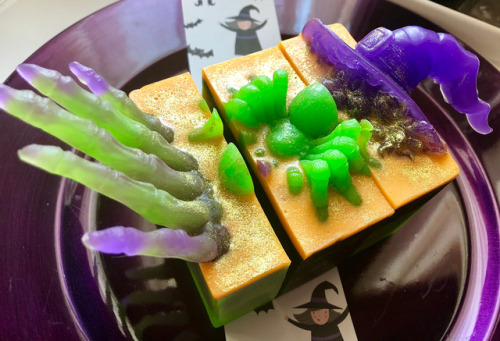 sosuperawesome:Halloween and Fall SoapsThe Charming Frog on...