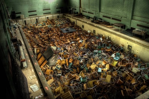 abandonedandurbex:The Abandoned Swimming Pool at the...