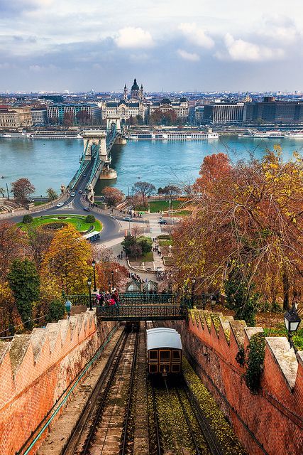 angiseasons:Autumn in Budapest(pictures are not mine)