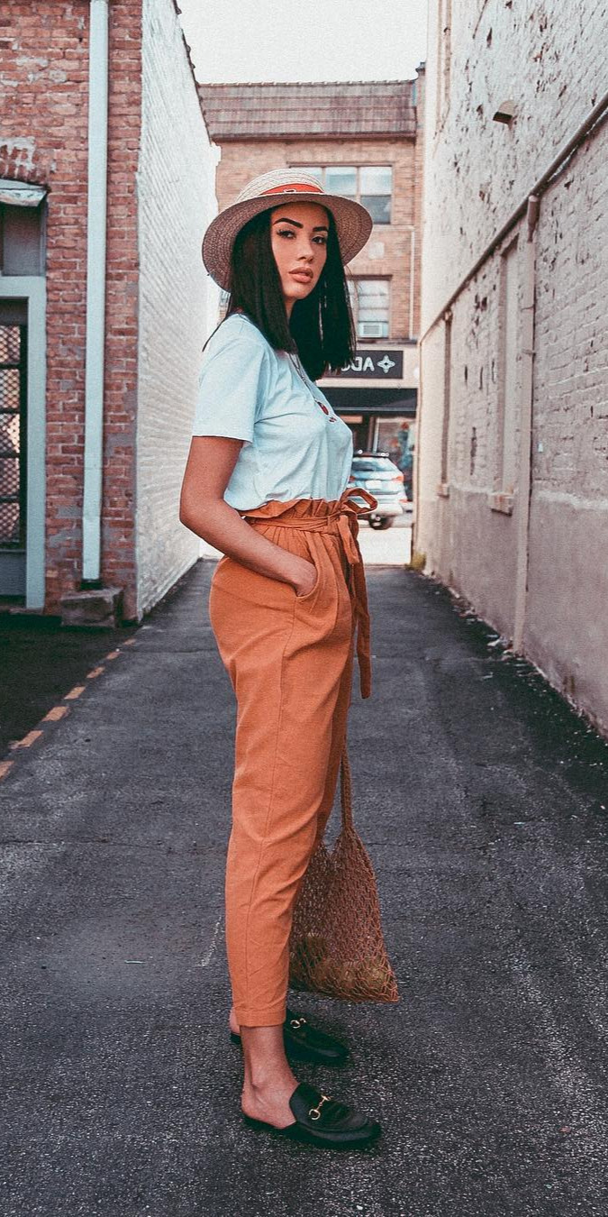 10+ Street Style Looks to Inspire You Now - #Beautiful, #Styles, #Photo, #Loveit, #Street Love taking pictures in weird places! Pants from fashionnova - Amo tirar fotos em lugares estranhos! Fica sempre tlegal - calda fashionnova 