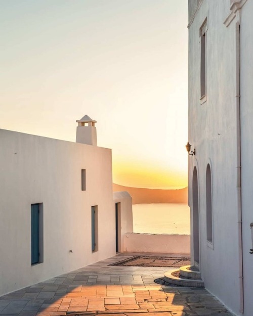 kcyang688:Condé Nast TravellerMilos Island, Greece