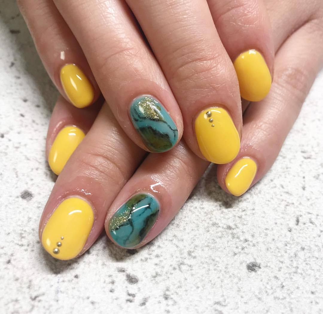 Lottie Nail ロティネイル こういう色合いの大理石ネイルも夏らしくて