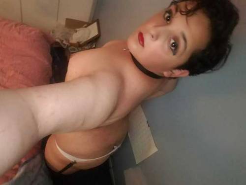 sissywhoreintraining:Please reblog if you think I’m cute and if...