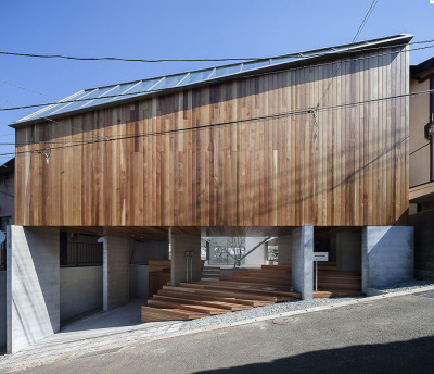 ombuarchitecture:<br /><br />Casa-sakanoueBy acaa / Kazuhiko Kishimotovia Japan Architects