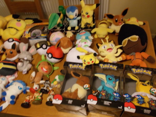 castaform:Plush and figures for sale please read/reblog ;A;So...