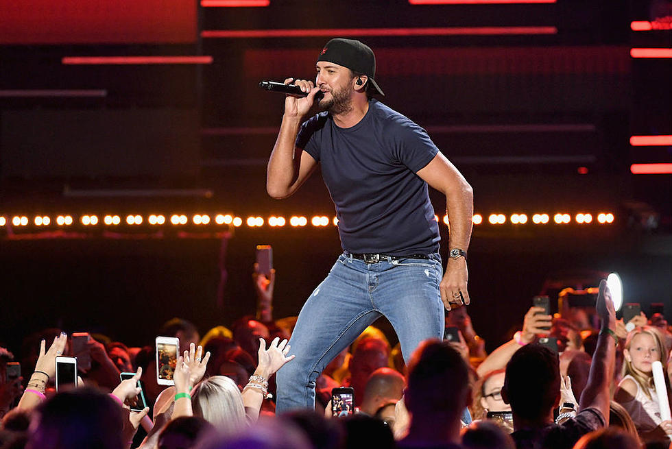 Time to Gain Weight — dadsgainers: Luke Bryan’s belly is getting...