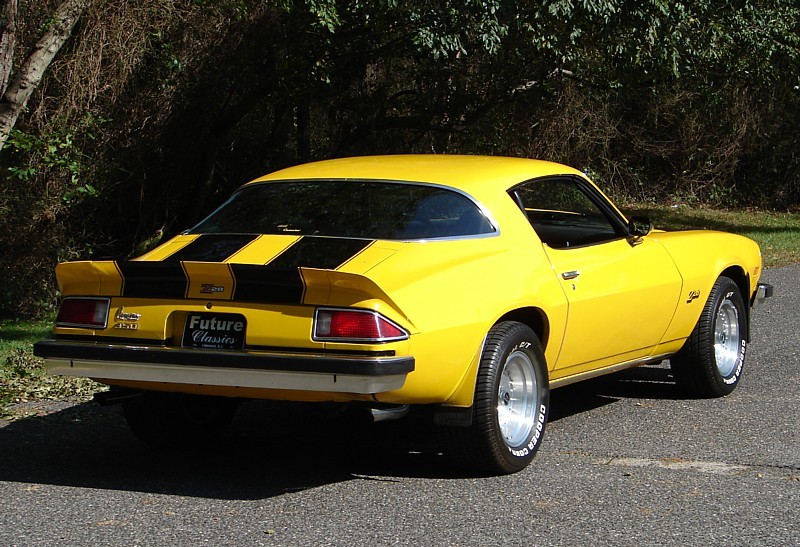 Motoriginal â€¢ Bumblebee 1976 Chevrolet Camaro