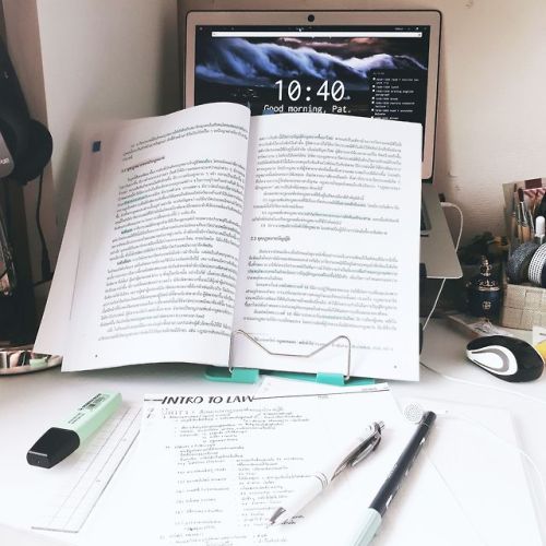 piiess:17.08.2018 | 5/100Studying at home today since the...