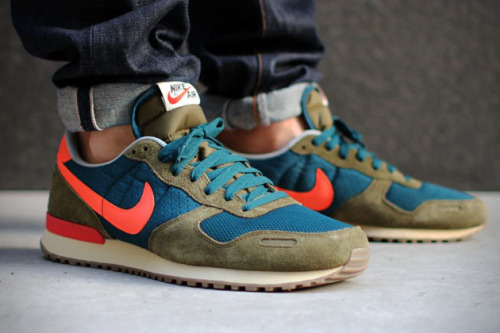 nike air vortex orange olive