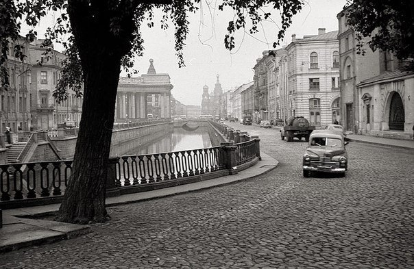 Griboyedov canal in Leningrad (1960)