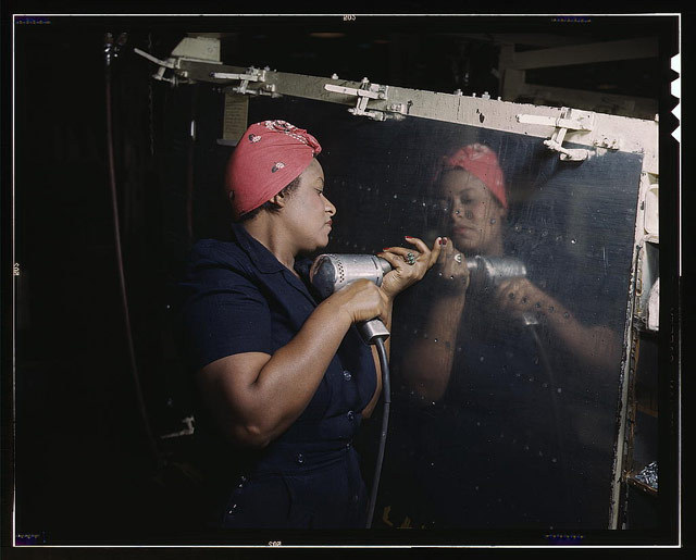 sweetappletea:
“ rouquinoux:
“ The real Bomb Girls in wartime in USA, in the 40’s.
”
HELL YEAH
”