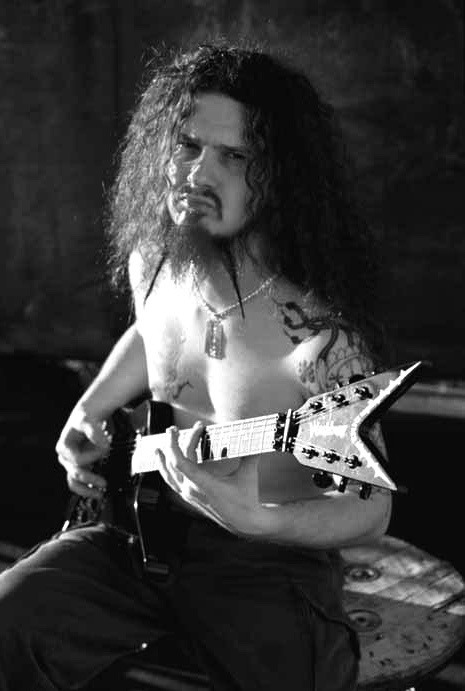 distortued:Dimebag Darrell