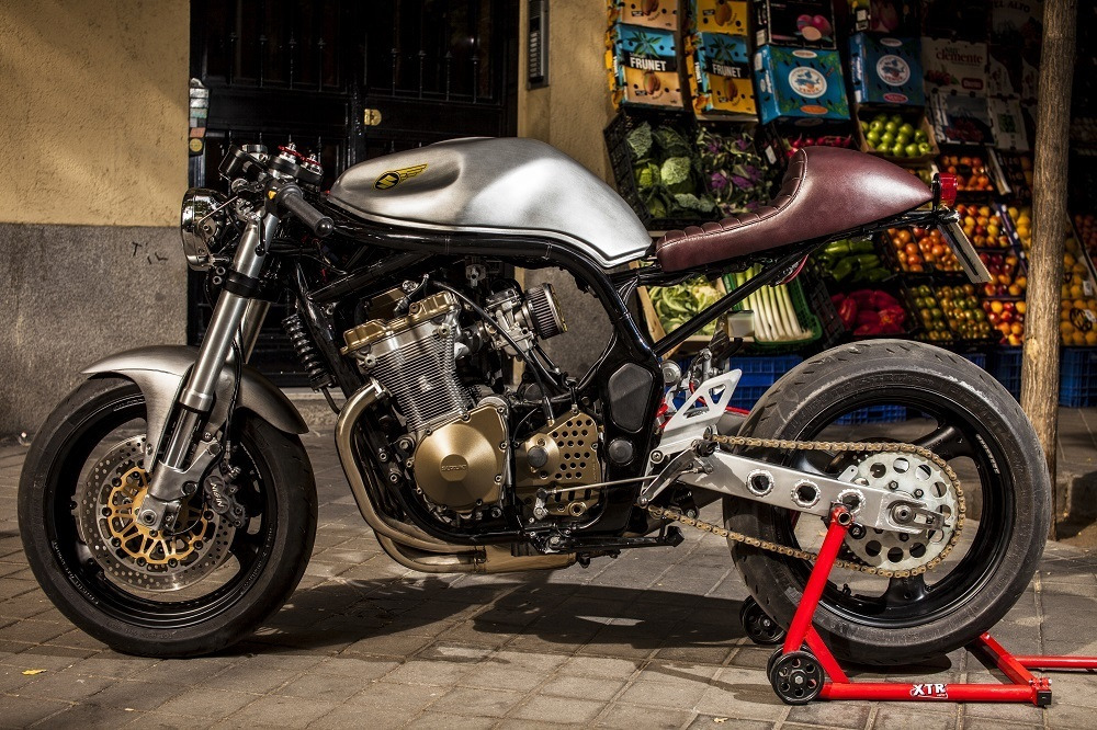 Suzuki bandit cafe racer