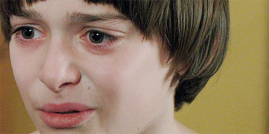 I noticed this problem with Will's eyes color : r/StrangerThings