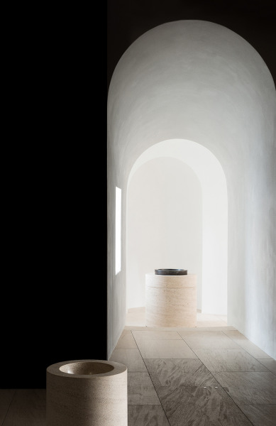 dezeen:<br /><br />St Moritz Church by John Pawson<br />