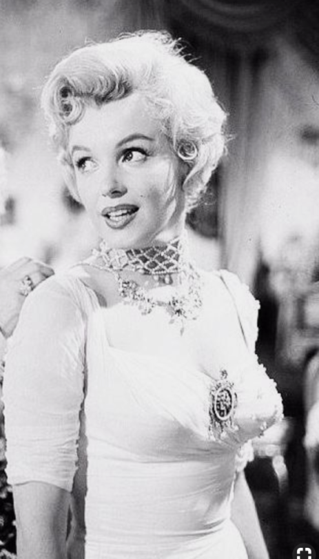 ourmarilyn: - Bonjour Mesdames