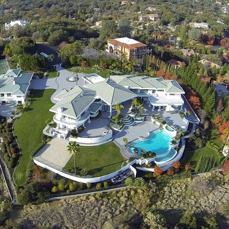 Mansion Homes™ and Dream Houses Luxury Real Estate — Eddie Murphy’s ...