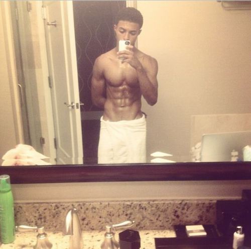 celebrixxxtiez:Diggy SimmonsSee more naked Celebrities at...