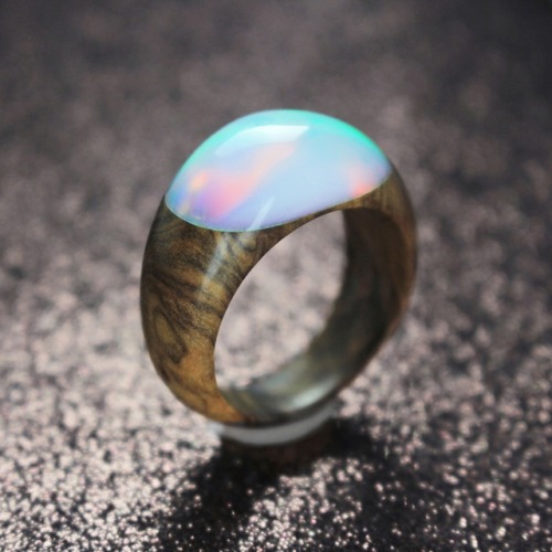 aimofdestiny:sosuperawesome:Wood and Opal Rings and...