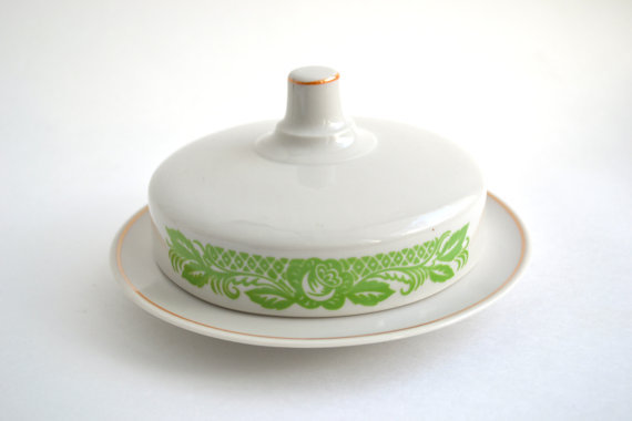 Vintage butter dish with lid, 1992
Listed on Etsy: http://ift.tt/2j4WrtZ