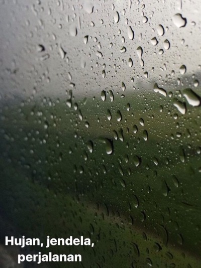 82+ Gambar Rintikan Hujan Di Kaca Terlihat Keren
