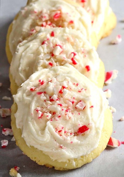 stopdroolingonmyblog:Peppermint Meltaway Cookies