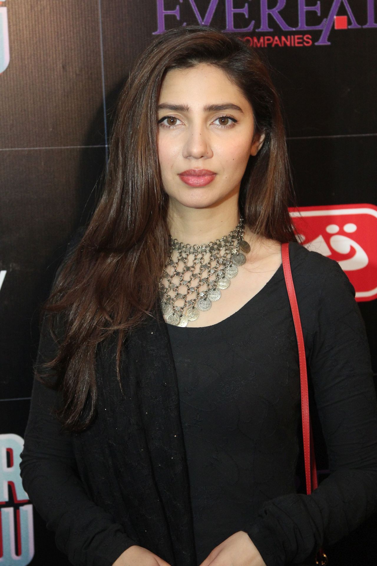 Sexy Pakistani Models — Mahira Khan.