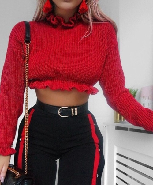 fantastic red sweatshirt outfits
16