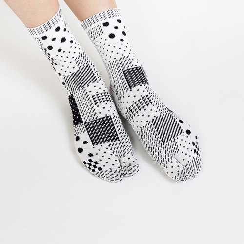 thisiscommonground:Anonymous - Tabi Socks