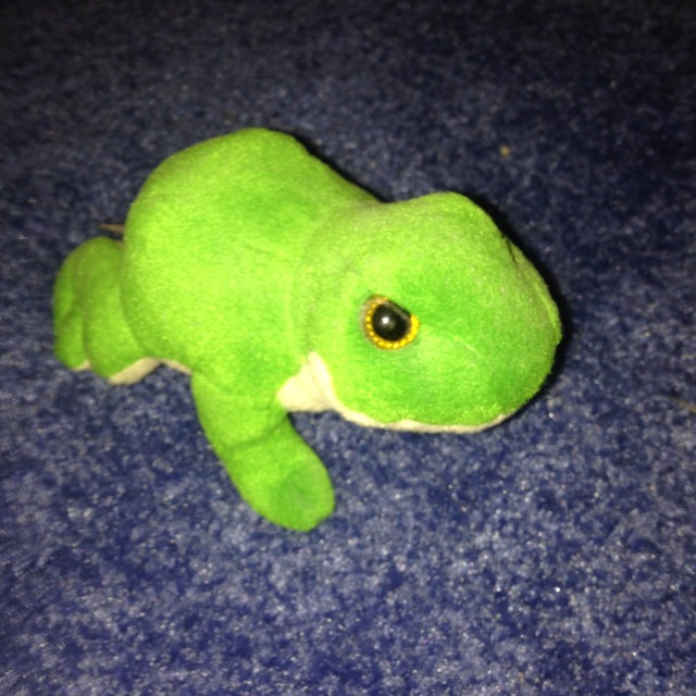 laffin plush frog