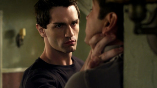 mostthingskenobi:SAM WITWER, VOICE OF DARTH MAUL, IS SEXY...