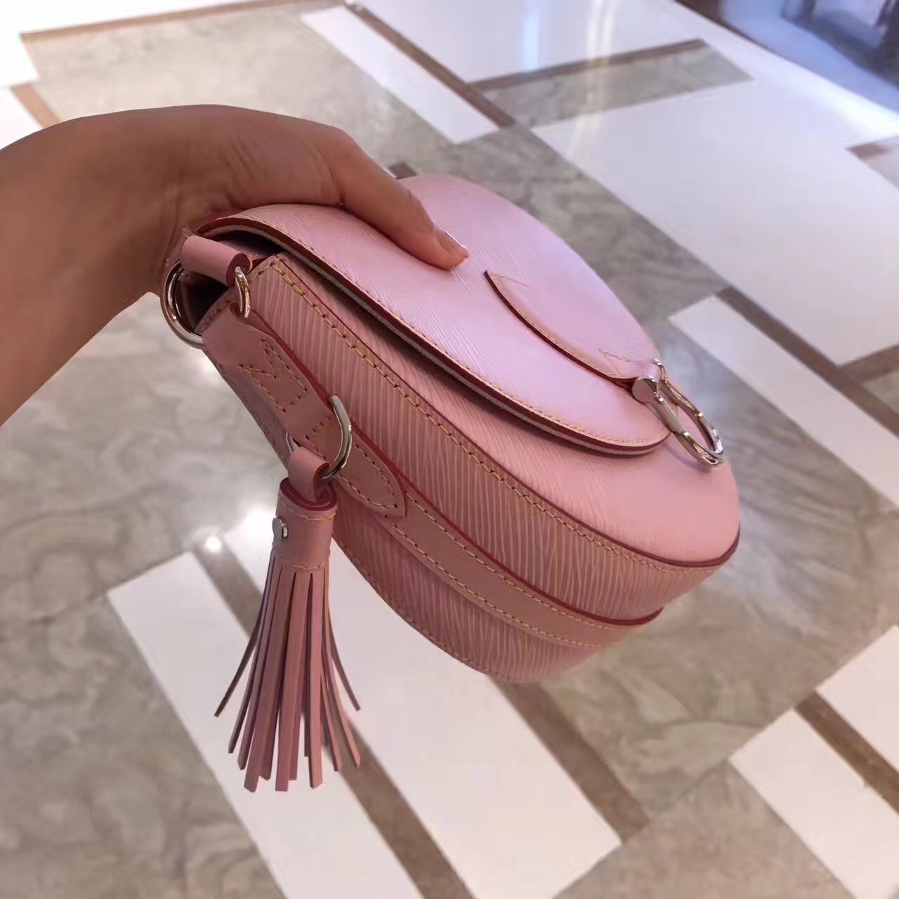 louis vuitton bag shopper — Louis Vuitton Saint Cloud Bag M54155 in Epi...