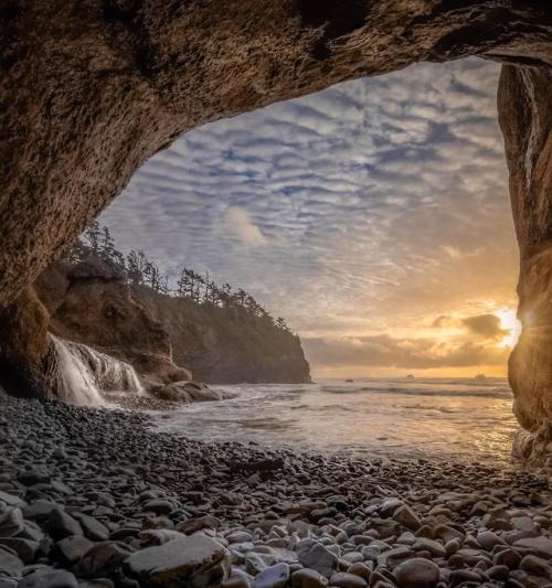 amazinglybeautifulphotography:Harmony. Arch Cape, OR. 4245 x...