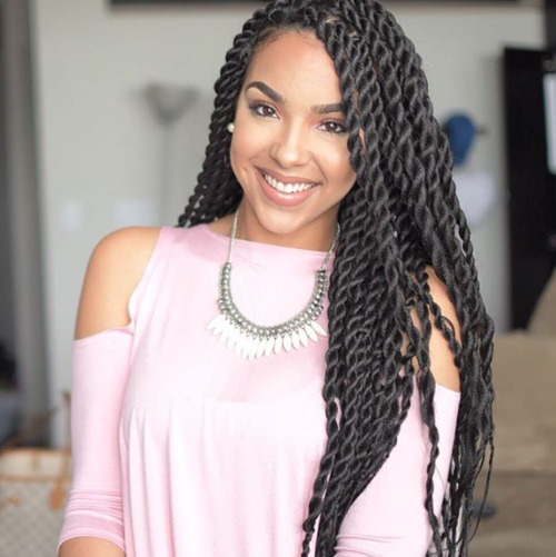 naturalhairqueens:Such a pretty protective style!