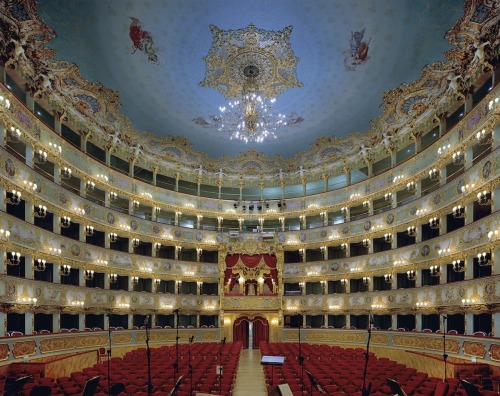 culturenlifestyle:Stunning Images of World Famous Opera Houses...