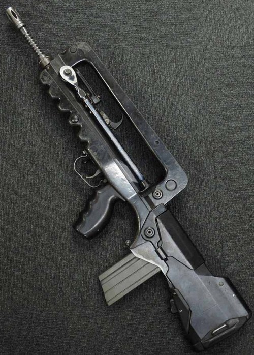 thafreedomwall:FAMAS F1.