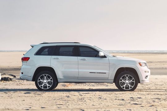 O Grand Cherokee 2020 foi lançado e continuará sendo oferecido em versão única a diesel, com preço sugerido de R$ 340 mil.