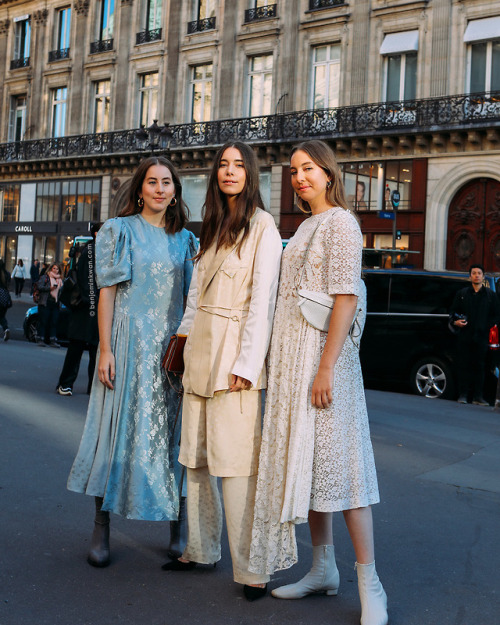 snappedbybenjaminkwan:Alana Haim, Danielle Haim and Este...