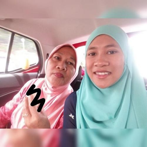 hairith:nadiajanda:with my mom..nak chatsex,...