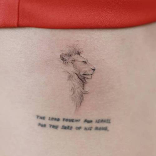 By Doy, done at Inkedwall, Seoul. http://ttoo.co/p/135690 small;zodiac;feline;lion;single needle;animal;rib;tiny;ifttt;little;leo;astrology;doy