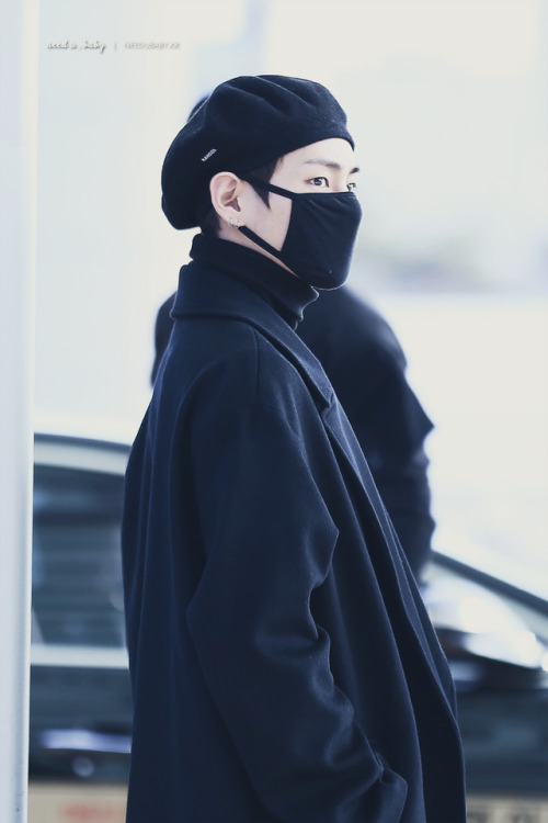 hayoomin:Kim Taehyung x Black Color