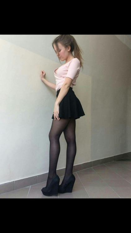 tightsgalore:Your #1 spot for everything tights and pantyhose.