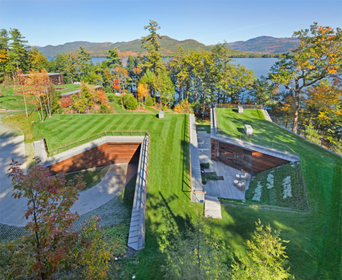 Lakeside Retreat by GLUCK+