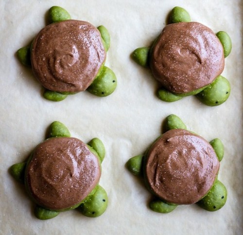 nae-design:Matcha milk bread turtles withchocolate dutch...