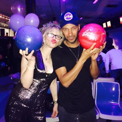 zoom pinkcloudturnedtogrey courtney love and tom morello bowling at adam sandlers christmas party kinda - Adam Sandler Christmas zoom pinkcloudturnedtogrey courtney love and tom morello bowling at adam sandlers christmas party kinda - Adam Sandler Christmas
