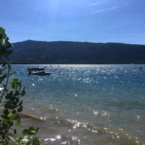 annecy lakeannecy photooftheday bluesky summer wonderfulnature mountains lake boats sunshine reflection menthonstbernard